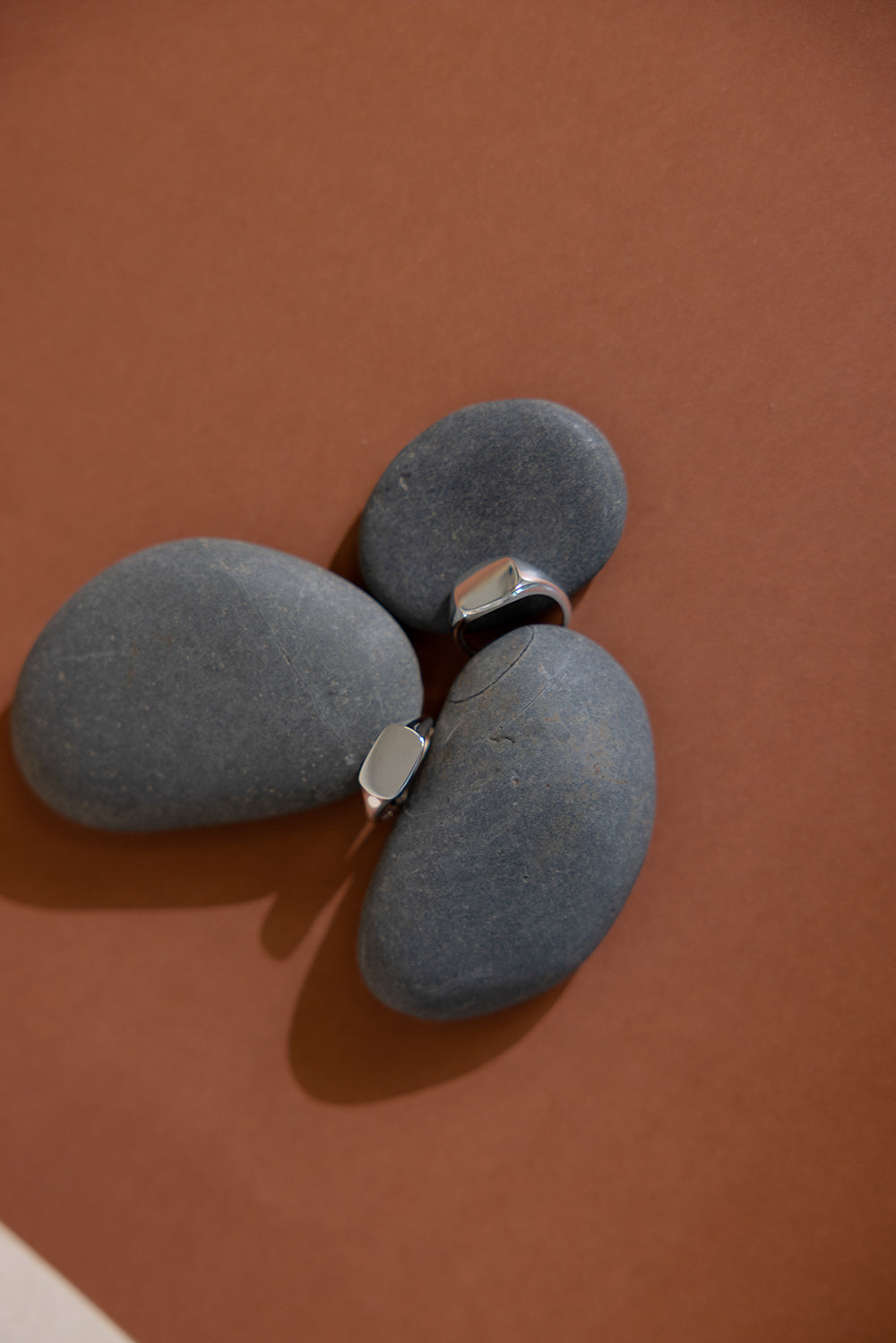 woman wearing silver and pearl jewellery