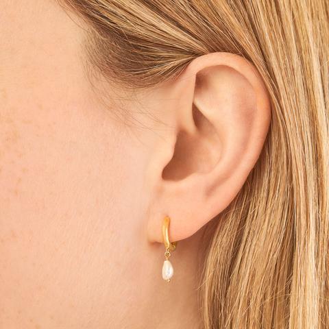 DELICATE PEARL HUGGIES