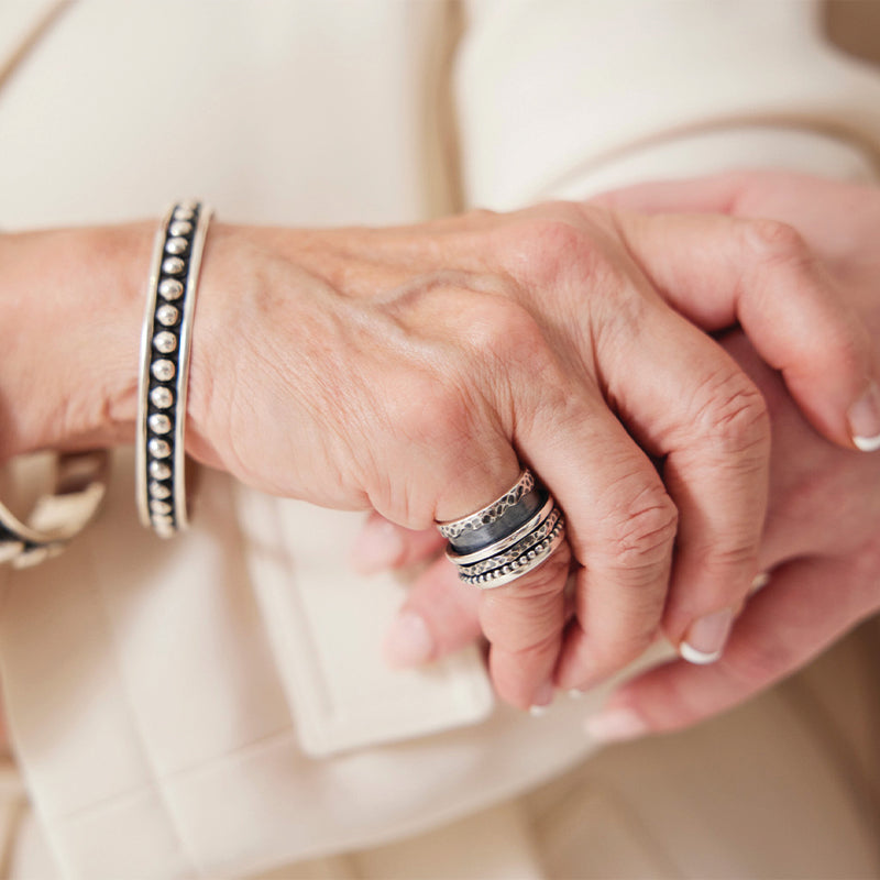 WIDE SPINNING BAND RING