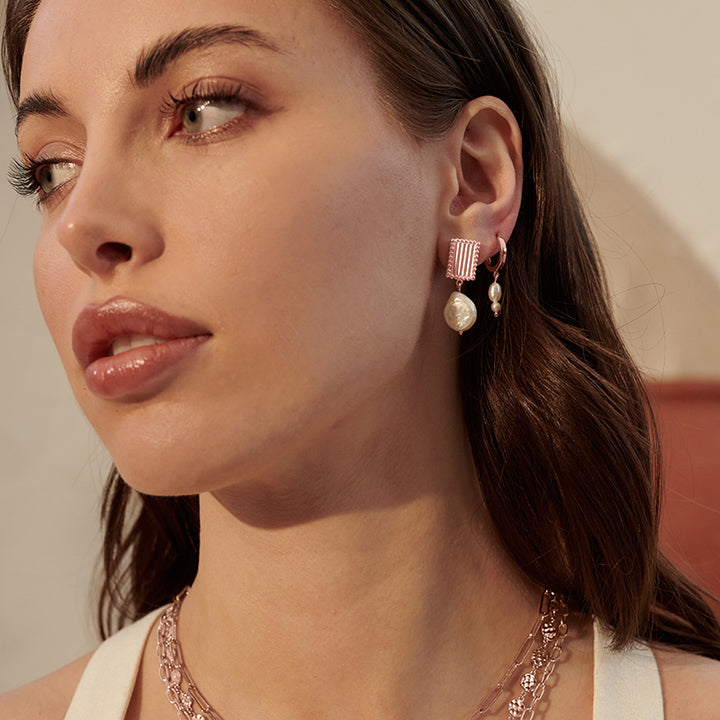 APHRODITE GODDESS SMALL PEARL EARRINGS