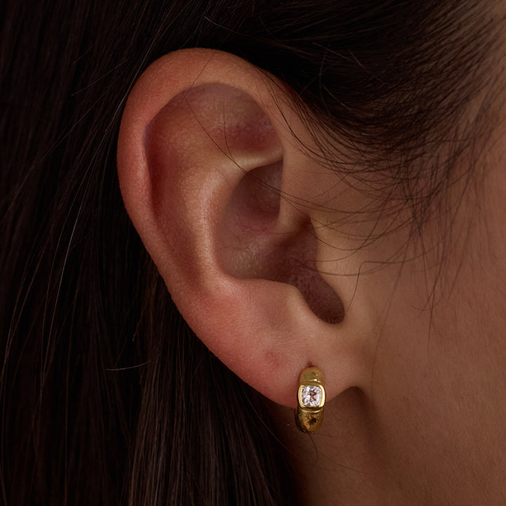 TASMIN HUGGIES - WHITE TOPAZ