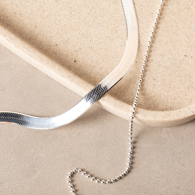 WIDE HERRINGBONE NECKLACE