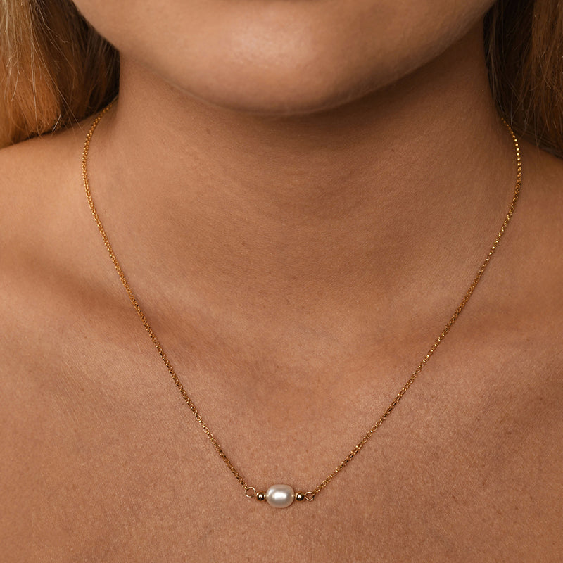 FINE BELCHER NECKLACE WITH PEARL