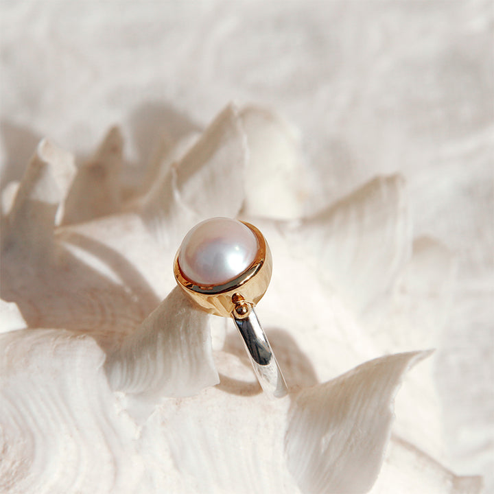 GARLAND TWO-TONE PEARL RING
