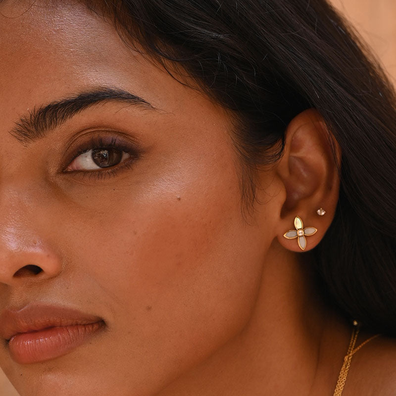 DESERT FLOWER FLORAL STUD