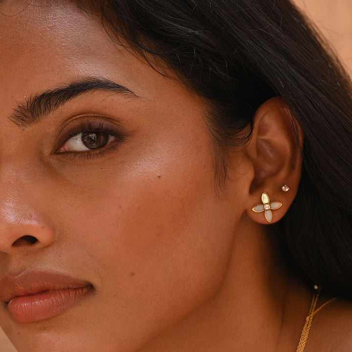 DESERT FLOWER FLORAL STUD