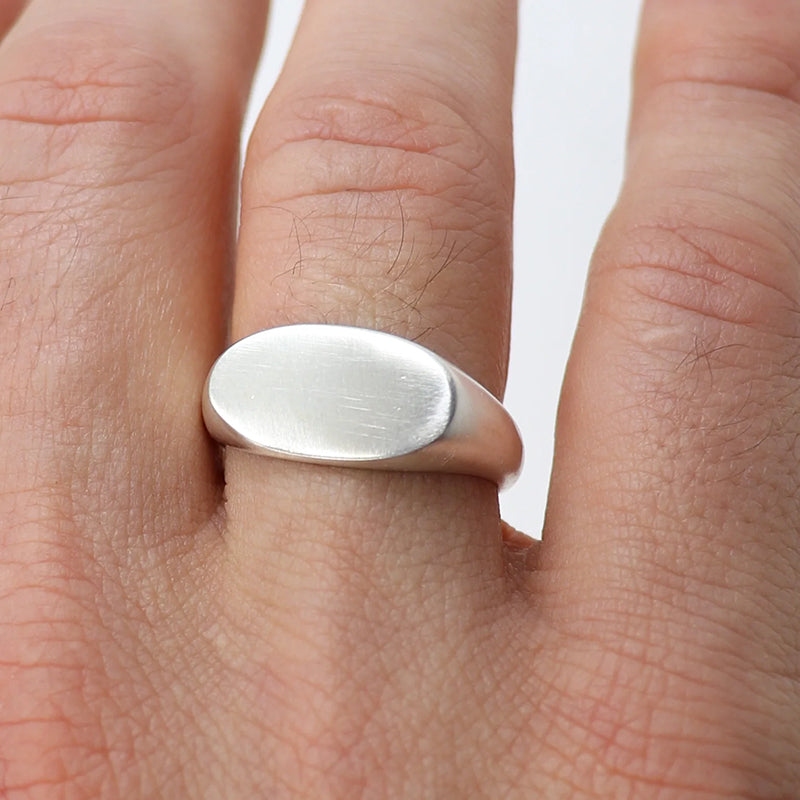 BRUSHED SIGNET RING
