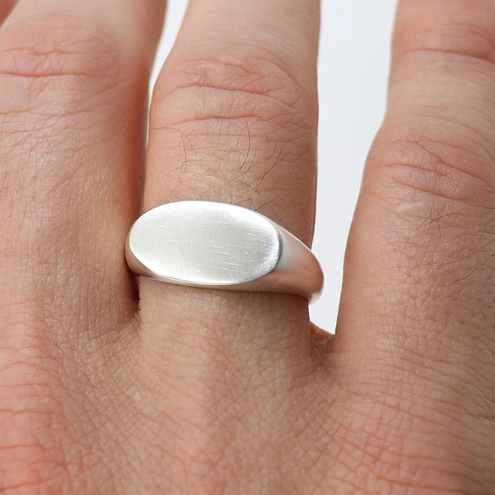 BRUSHED SIGNET RING