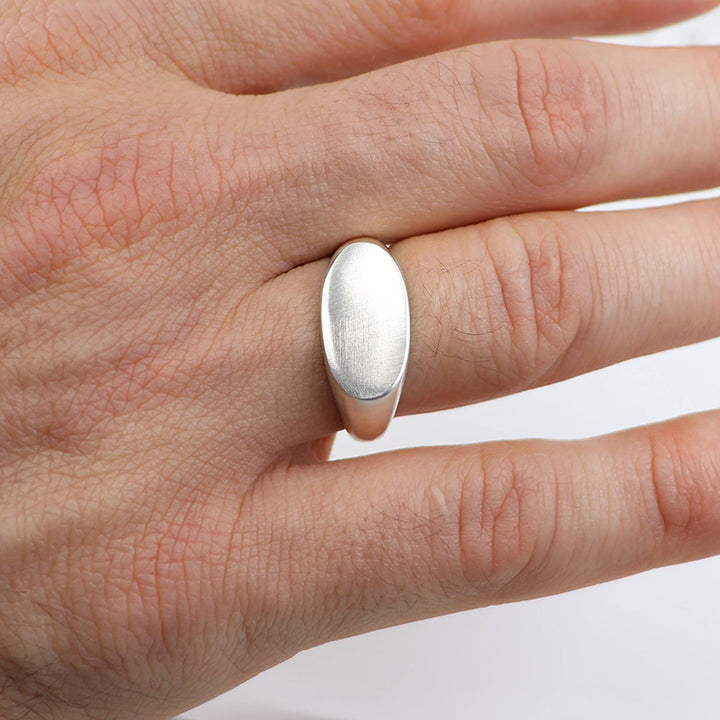 BRUSHED SIGNET RING