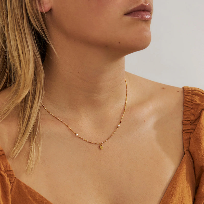 APHRODITE HEART NECKLACE