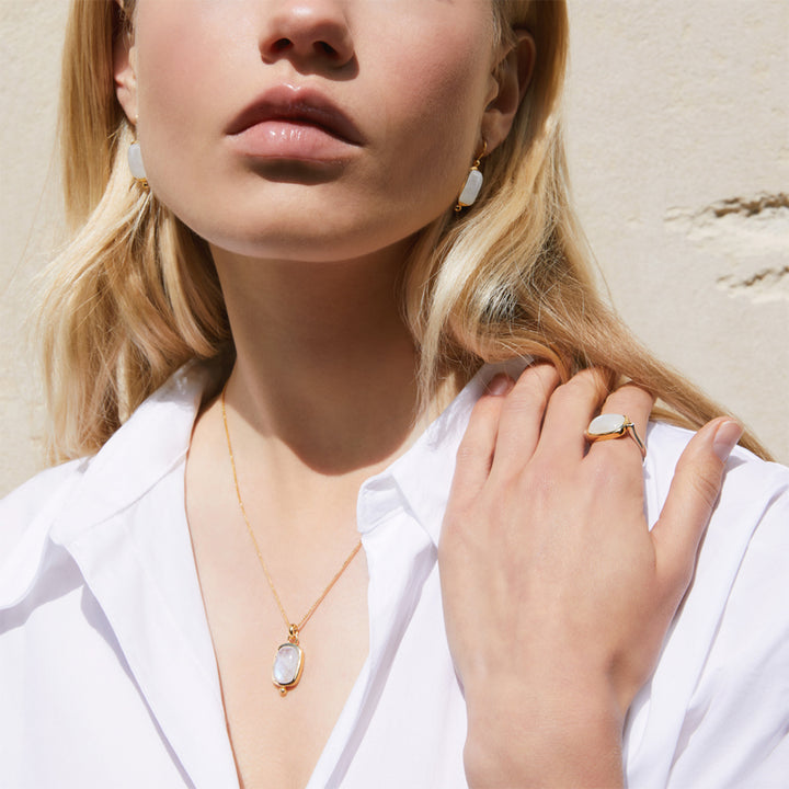 FLEUR RAINBOW MOONSTONE NECKLACE