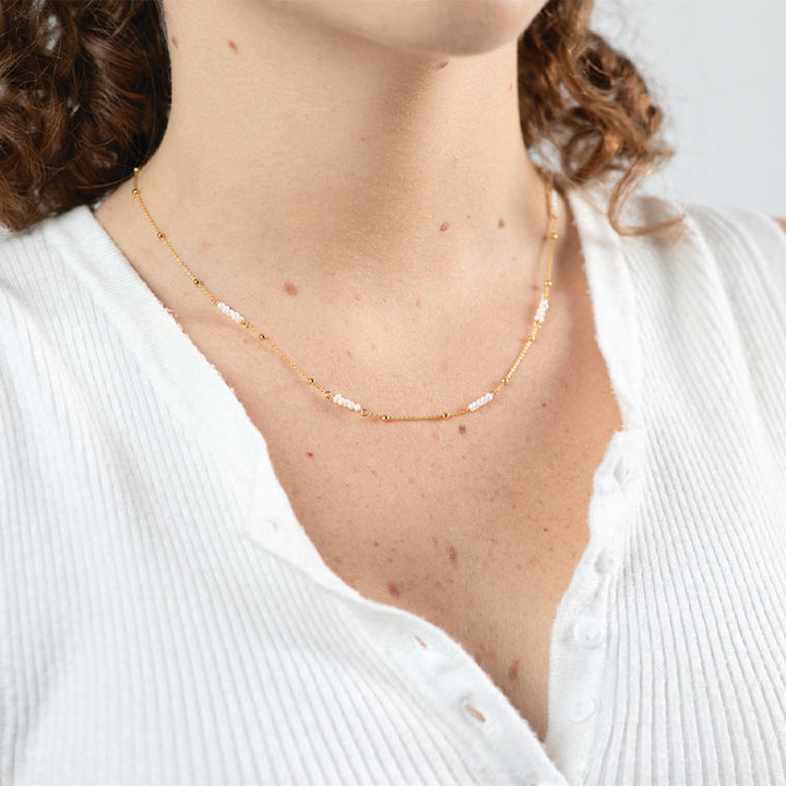 THE WANDERING PEARL NECKLACE