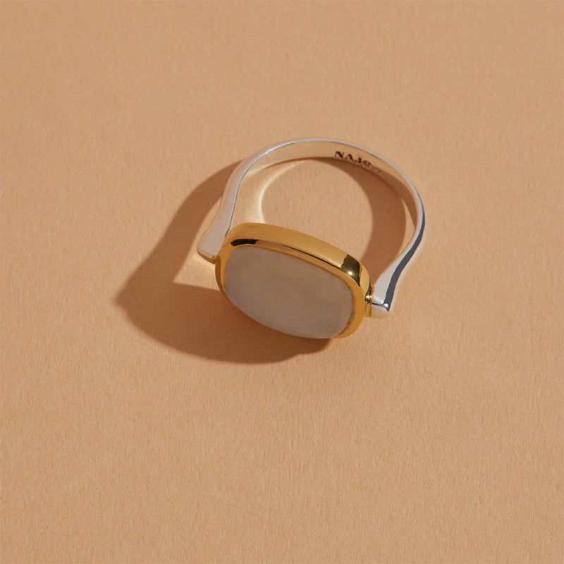 FLEUR RAINBOW MOONSTONE RING