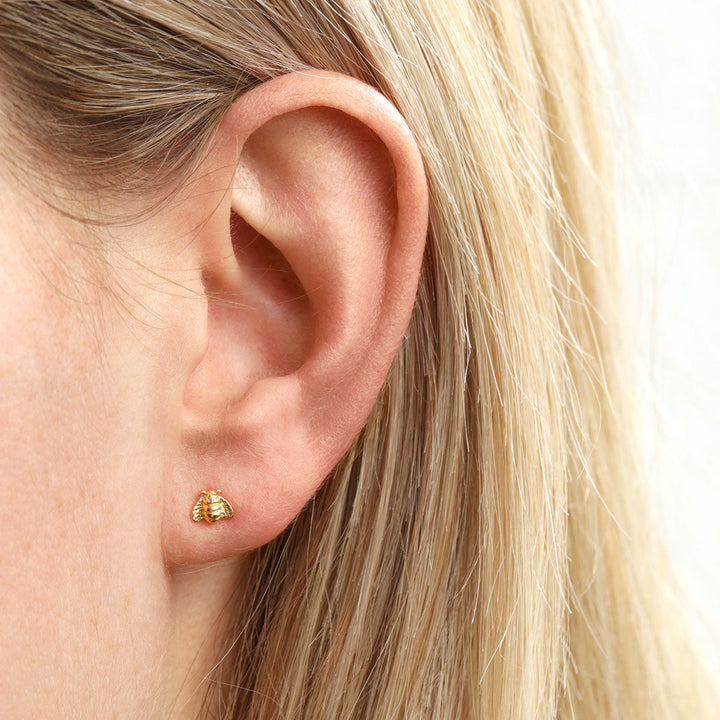 DAINTY BEE STUDS