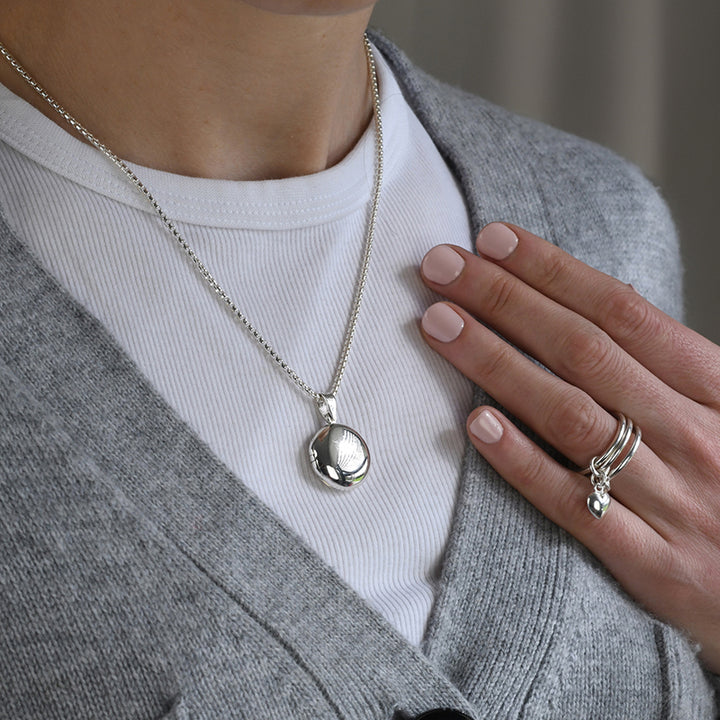 ROUND LOCKET NECKLACE