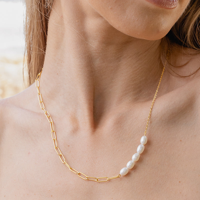 ESSENCE PEARL NECKLACE