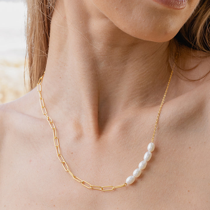 ESSENCE PEARL NECKLACE