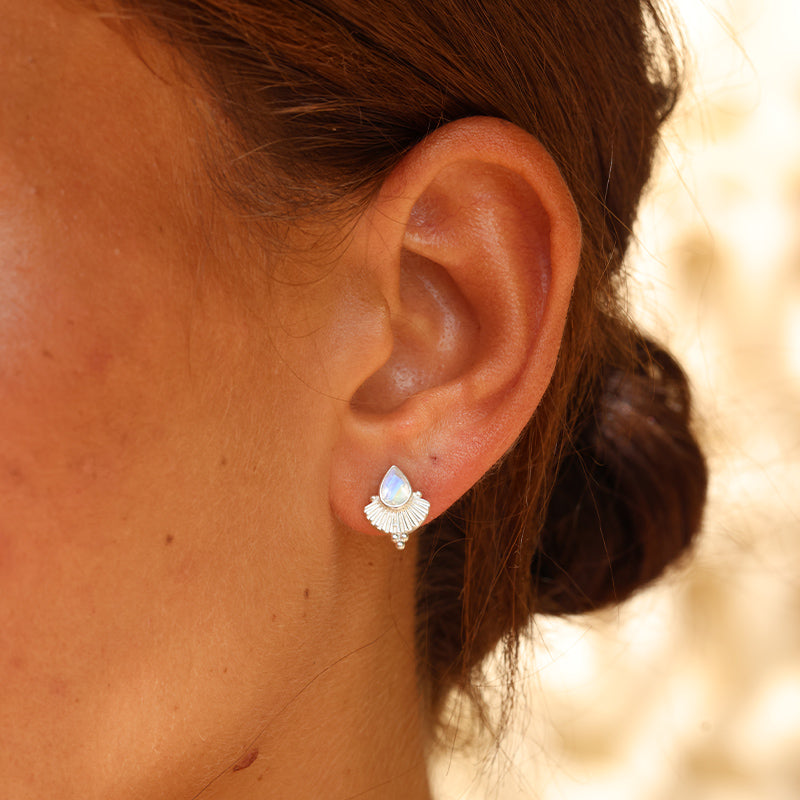 VENUS MOONSTONE EARRINGS