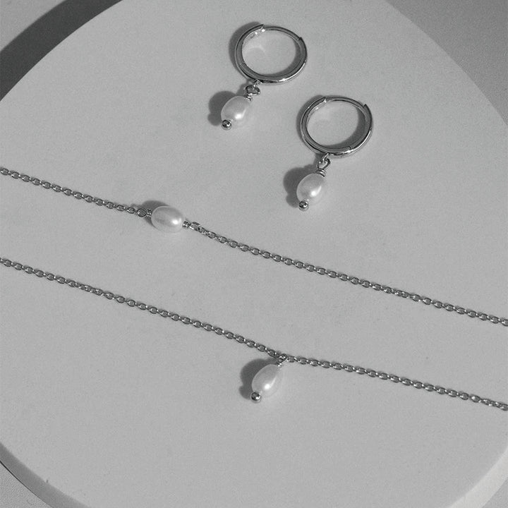 CLASSIC PEARL NECKLACE