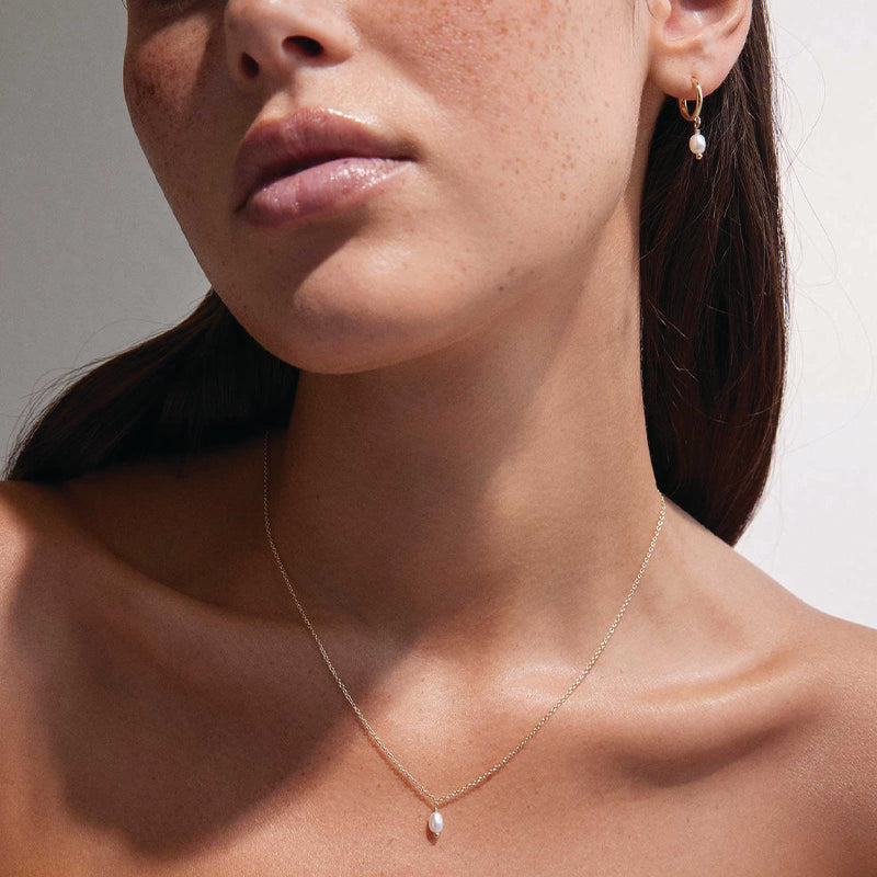 CLASSIC PEARL NECKLACE