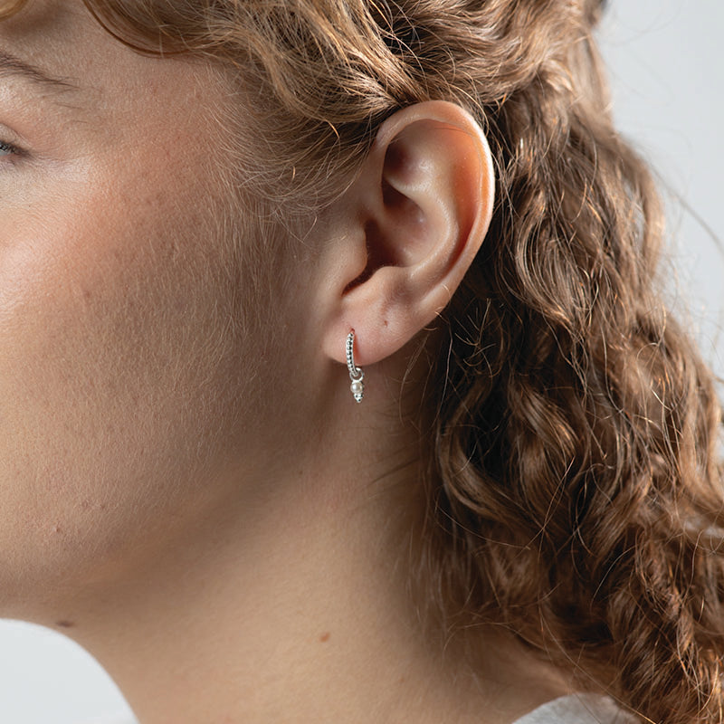 DECORATIVE PEARL HUGGIES