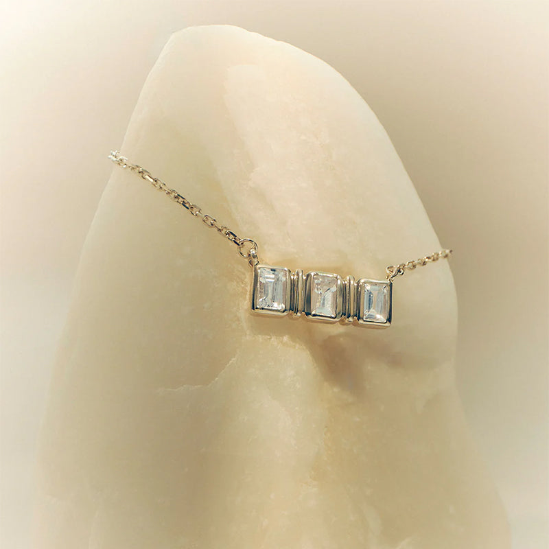 ELYSIUM BAGUETTE SAPPHIRE NECKLACE
