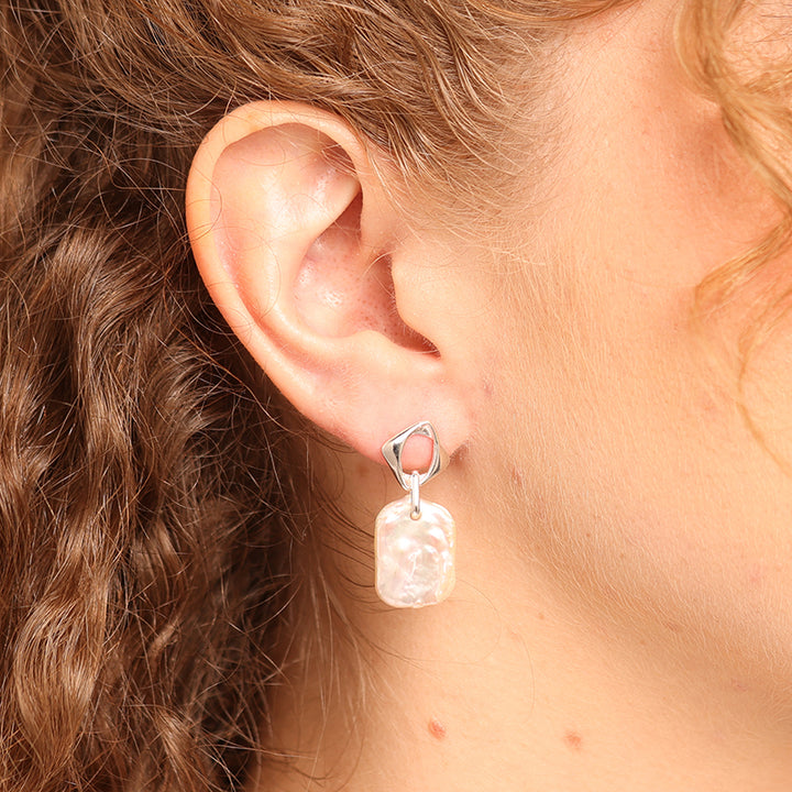 LUMIERE PEARL DROP EARRINGS