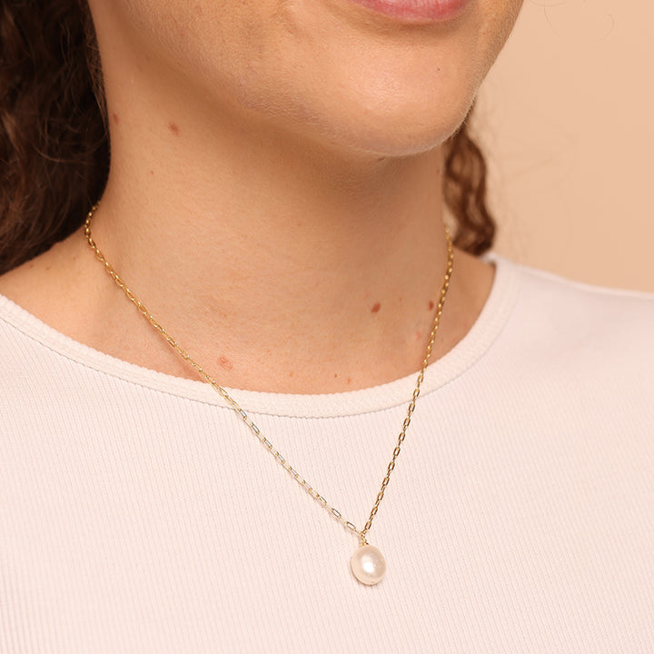 LUMIERE PEARL DROP NECKLACE
