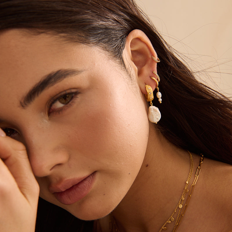 COSMIC LOVE MEDIUM EARRINGS WITH PEARLS