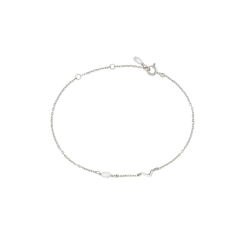 PEARL LETTER BRACELET
