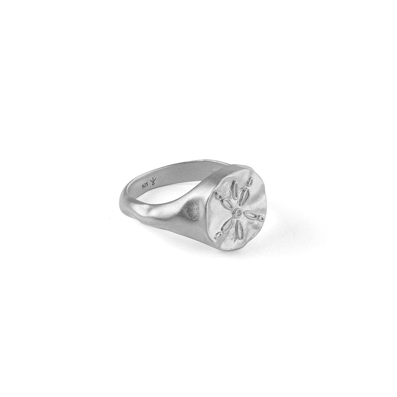 SAND DOLLAR SIGNET RING