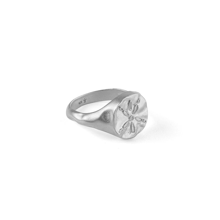 SAND DOLLAR SIGNET RING