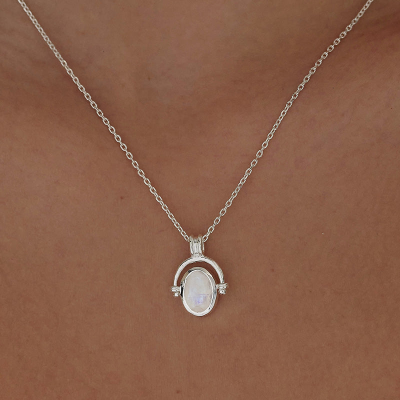 MIRA MOONSTONE NECKLACE