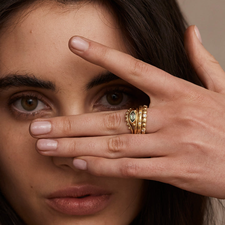 PEBBLE APATITE STACKER