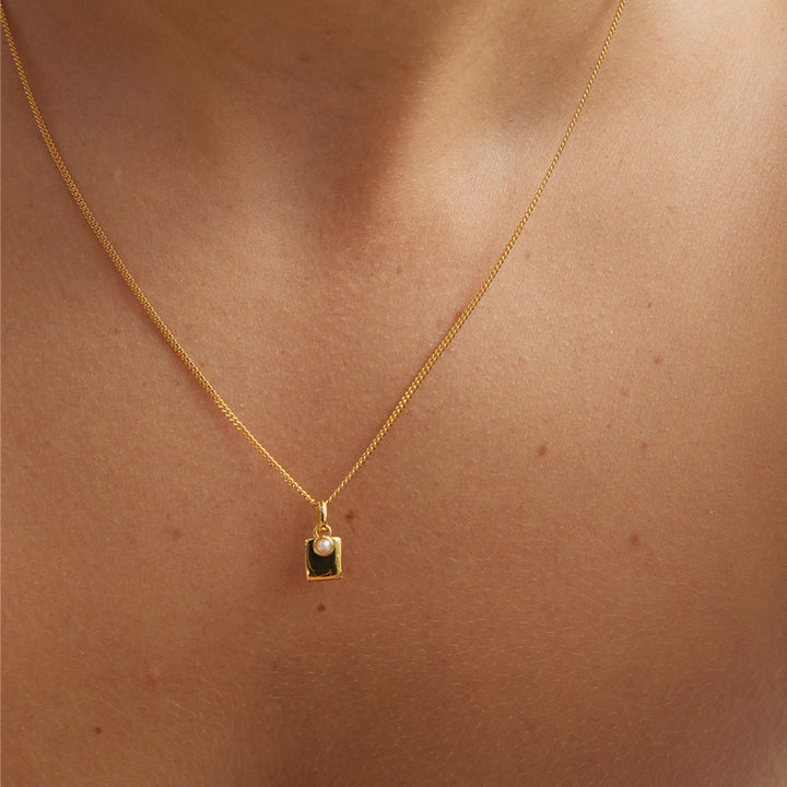 NOVEMBER ENGRAVABLE CITRINE BIRTHSTONE NECKLACE