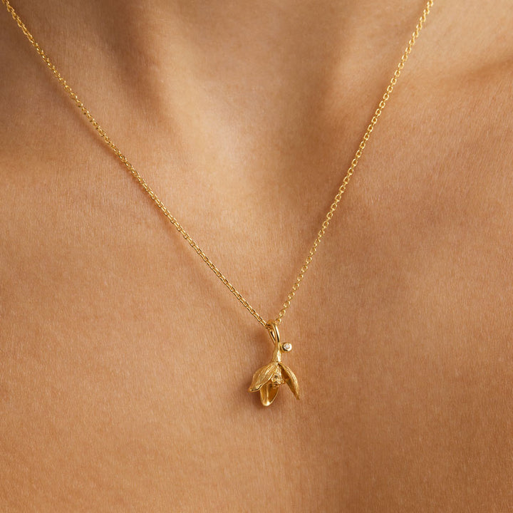 SNOWDROP JANUARY BIRTH FLOWER NECKLACE