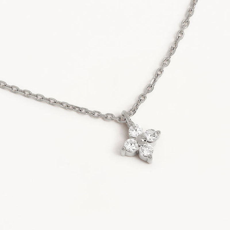 CRYSTAL BLOOM NECKLACE