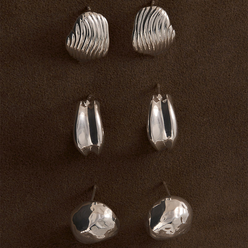 RISE OVERSIZED STUDS