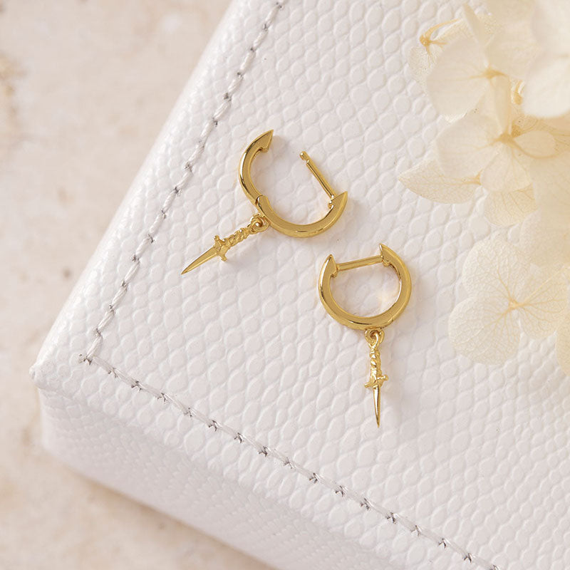 SMALL DAGGER HUGGIES