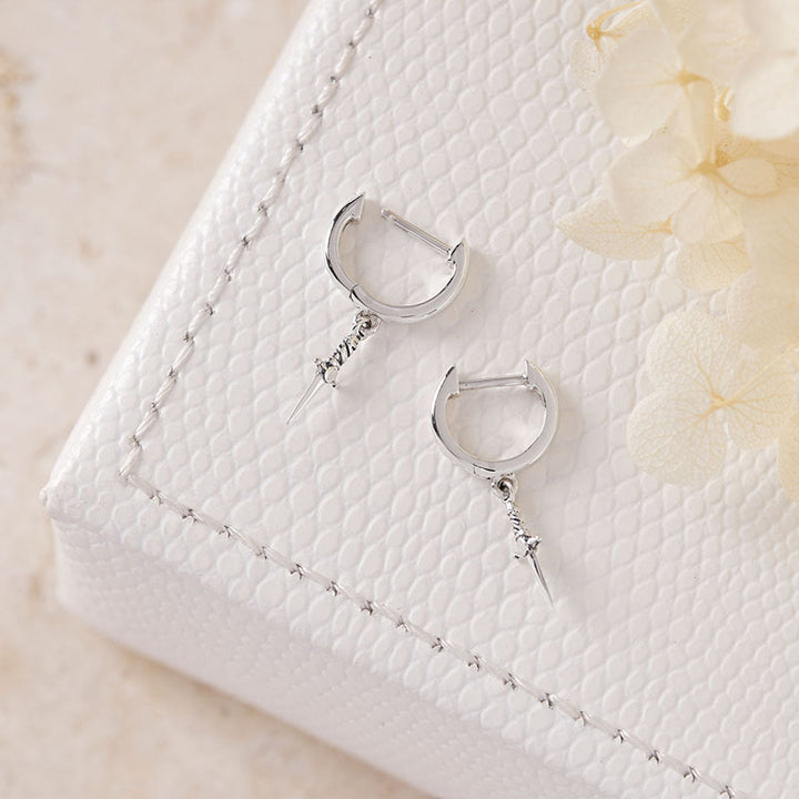 SMALL DAGGER HUGGIES