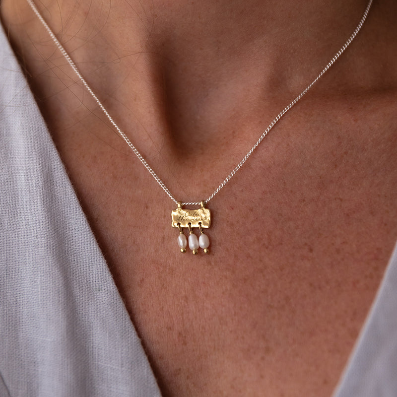 CALM BLUE OCEAN PEARL NECKLACE