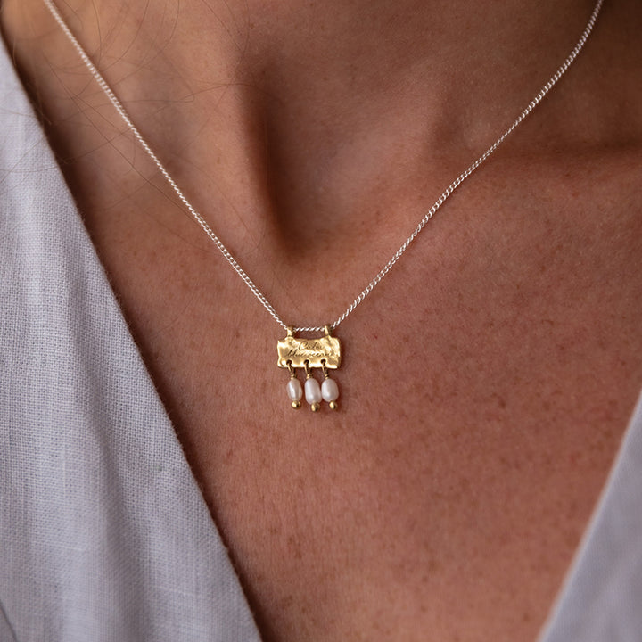 CALM BLUE OCEAN PEARL NECKLACE