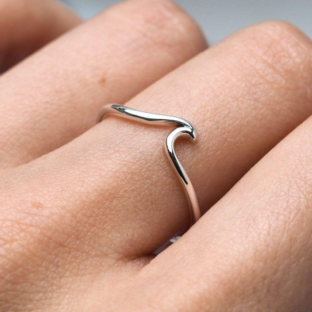 DAINTY OCEAN RIPPLE RING