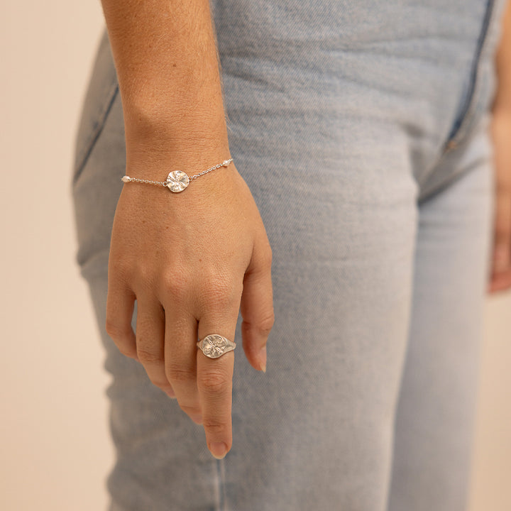 SAND DOLLAR SIGNET RING