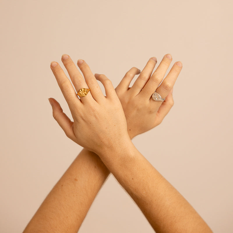 SAND DOLLAR SIGNET RING