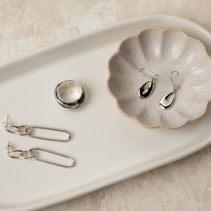 ELONGATED DROP EARRINGS