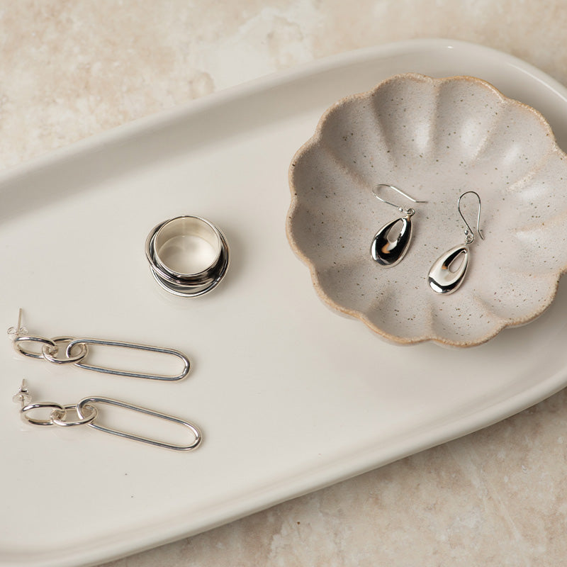 CONCAVE TEAR DROP EARRINGS