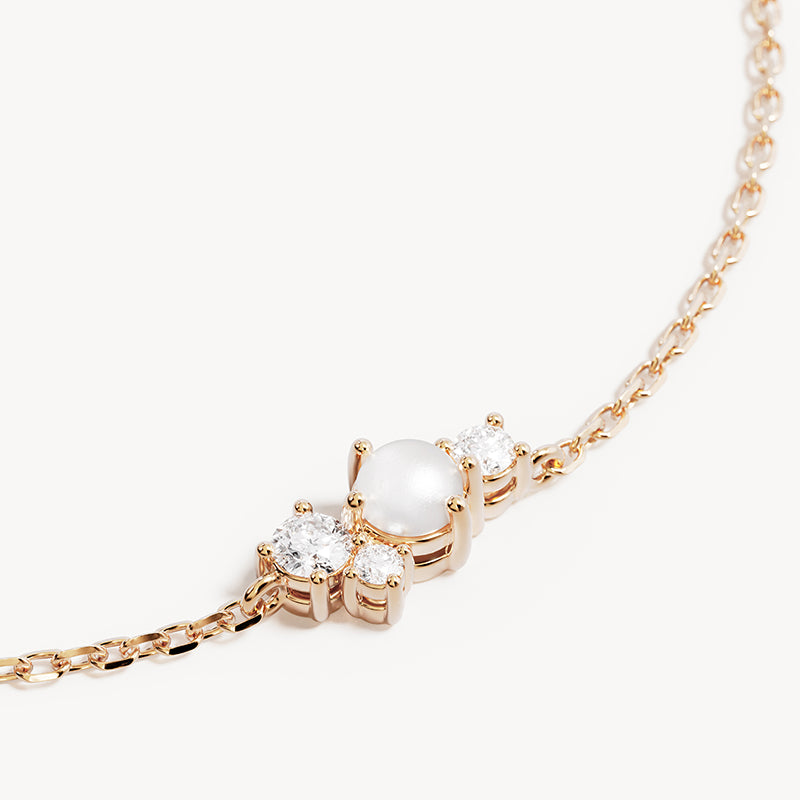 LOVE IN STILLNESS PEARL BRACELET