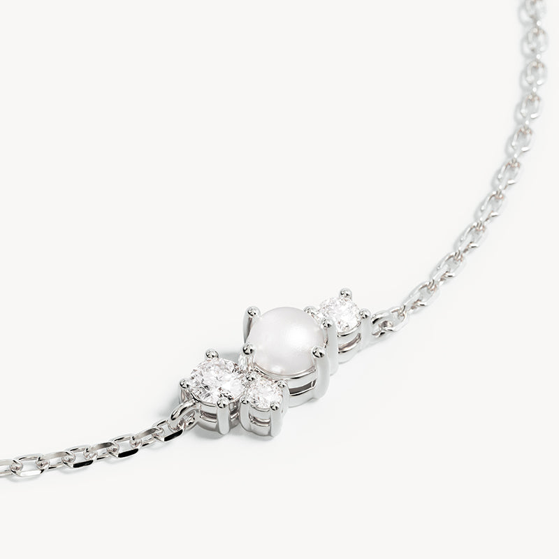 LOVE IN STILLNESS PEARL BRACELET