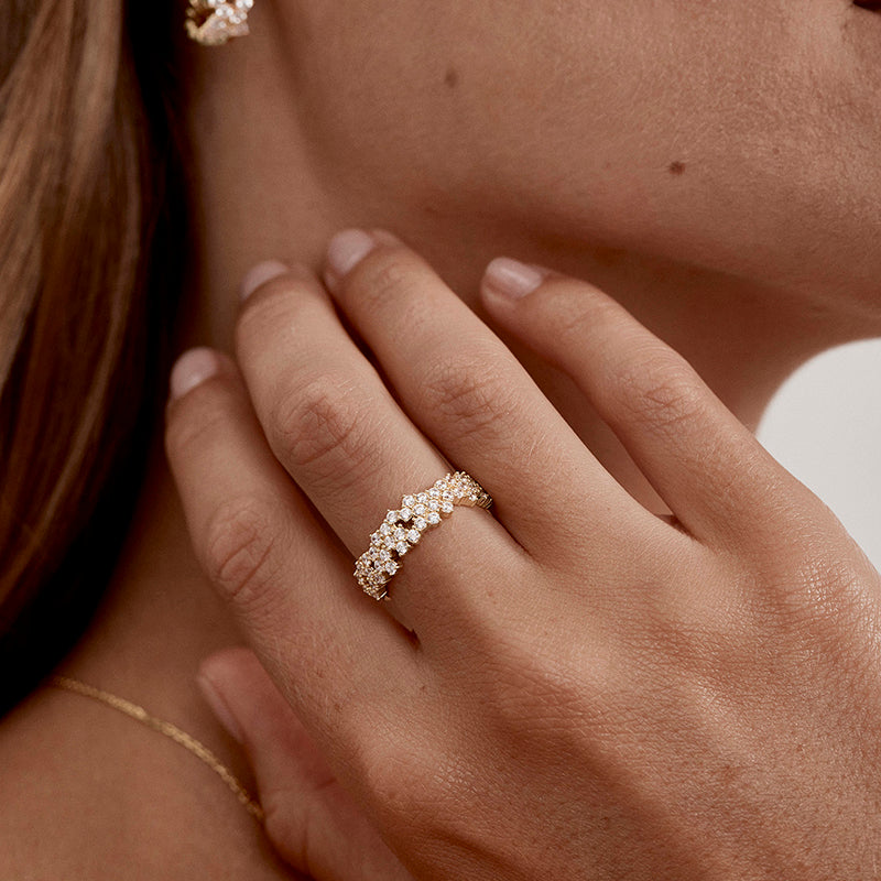 CRYSTAL DUST BOLD RING